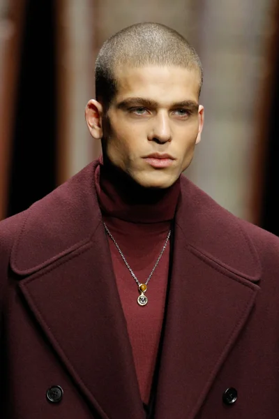 Look 11